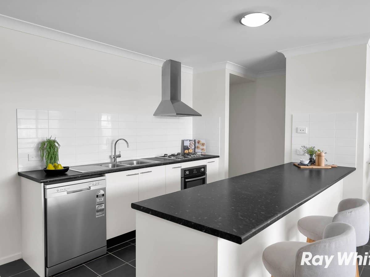 8 Greenpark Drive, Crestmead - Thumbnail 3