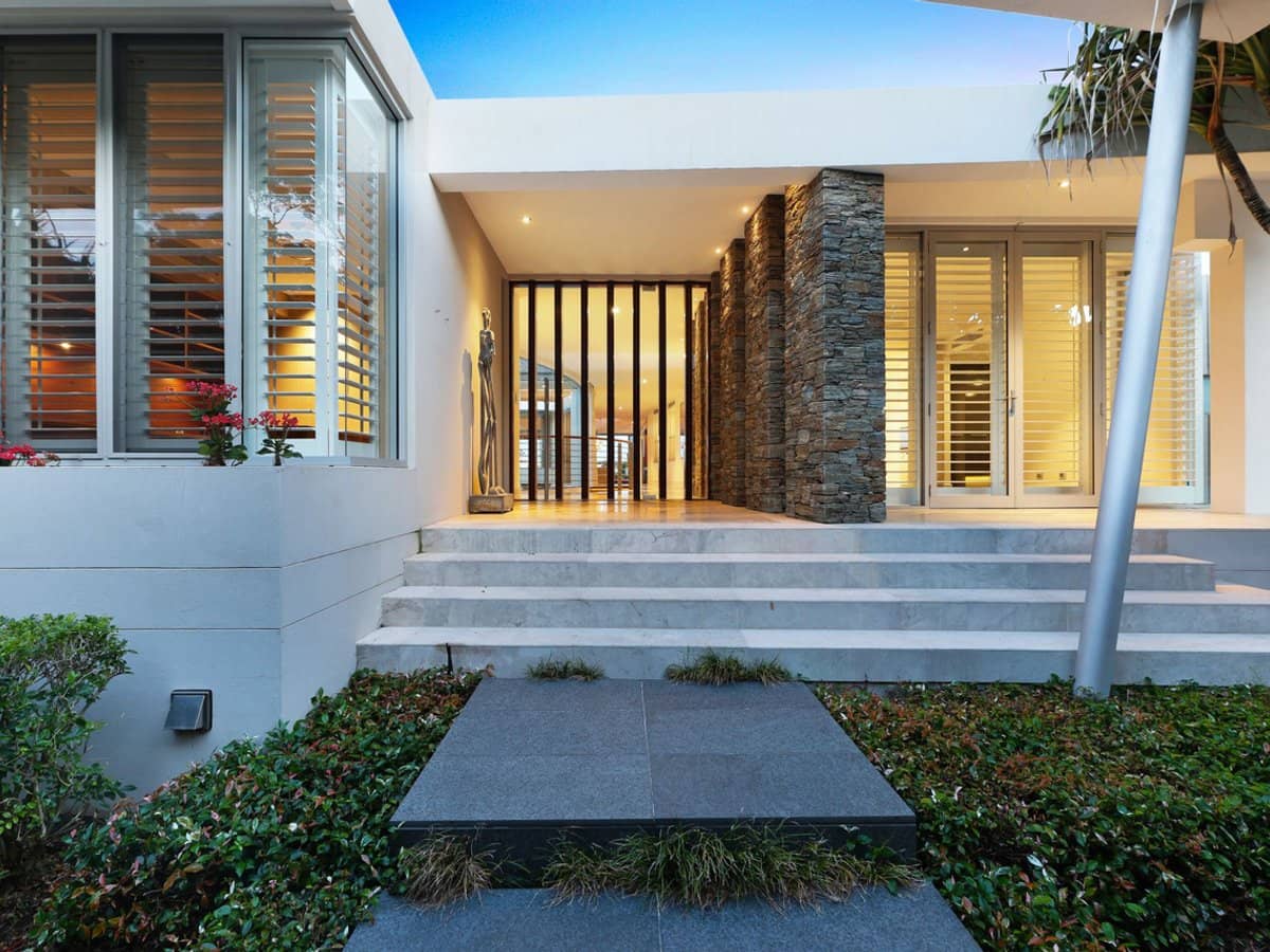 1023 Edgecliff Drive, Sanctuary Cove - Thumbnail 2