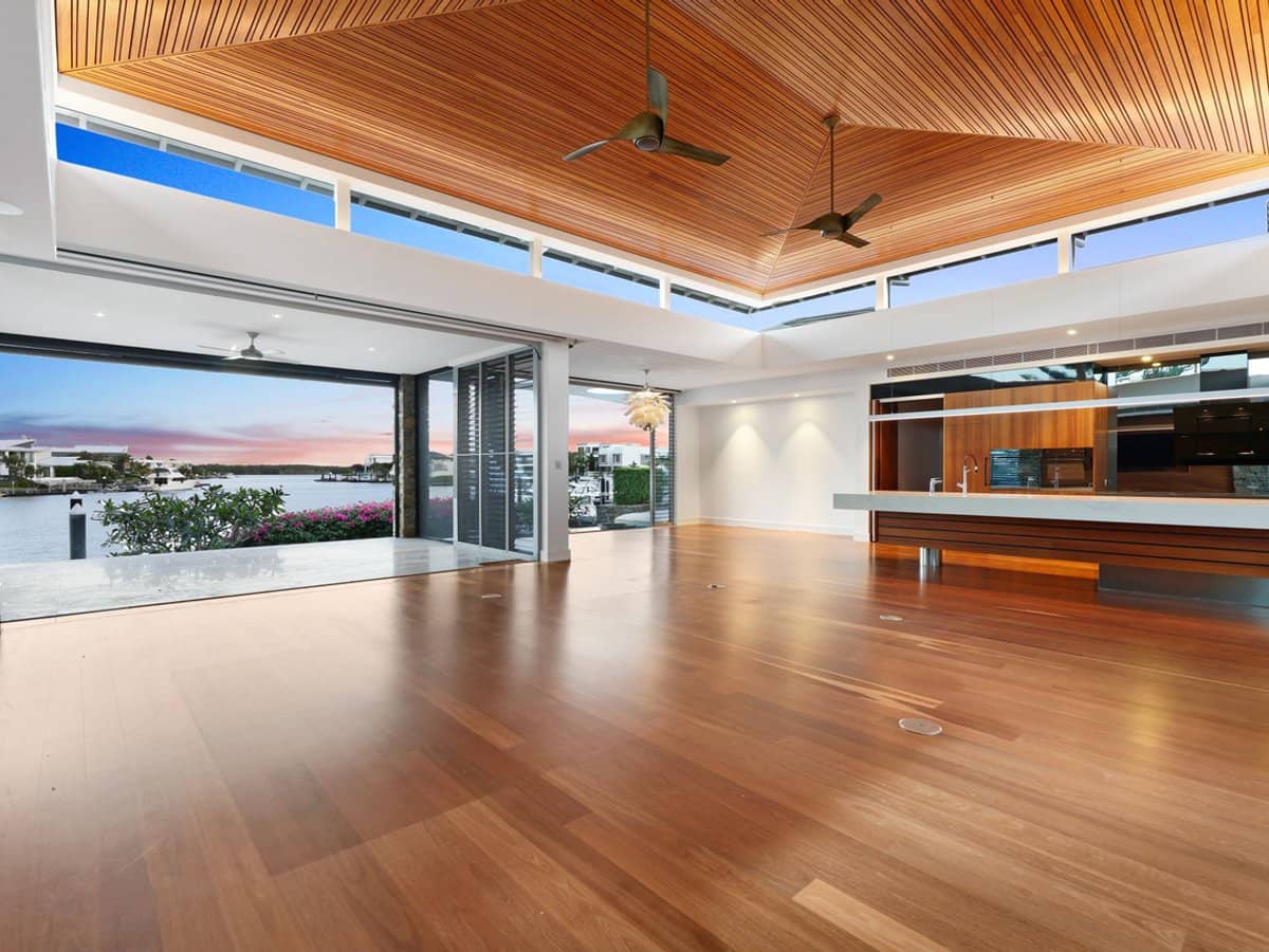 1023 Edgecliff Drive, Sanctuary Cove - Thumbnail 3