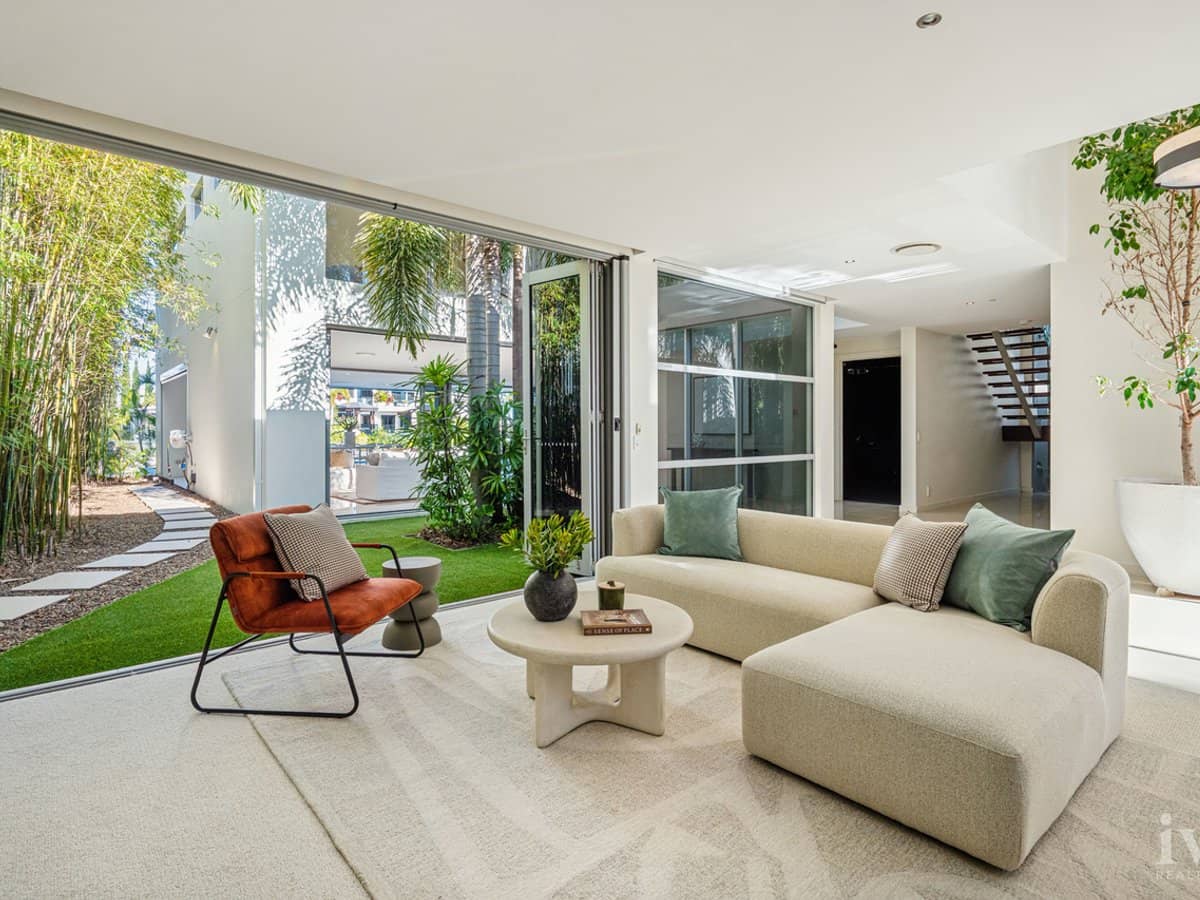 99 The Sovereign Mile, Sovereign Islands - Thumbnail 1