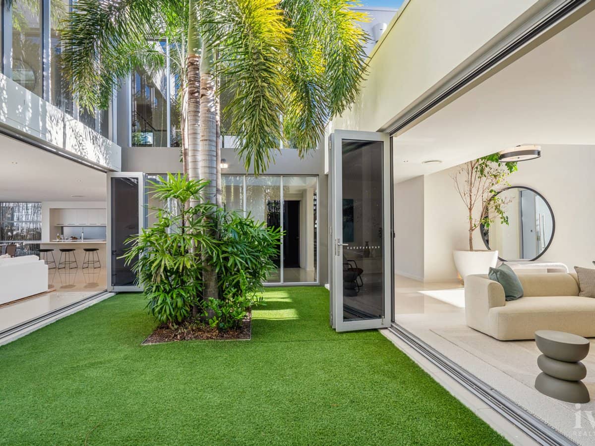 99 The Sovereign Mile, Sovereign Islands - Thumbnail 5