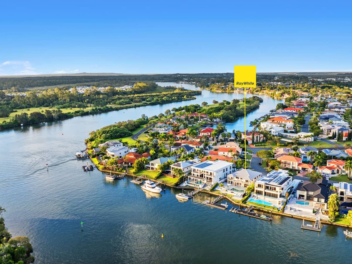 1675 Riverdale Drive, Hope Island - Thumbnail 4