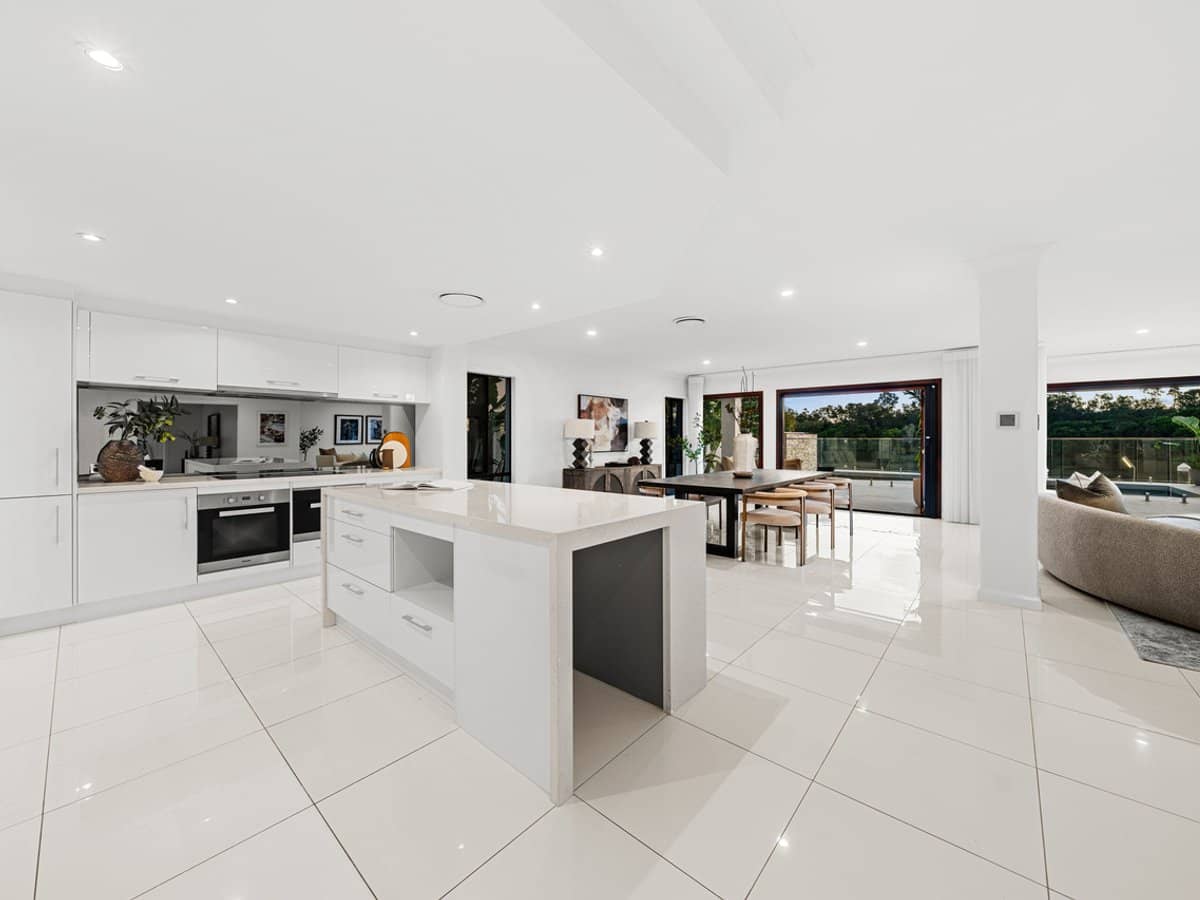 1675 Riverdale Drive, Hope Island - Thumbnail 11