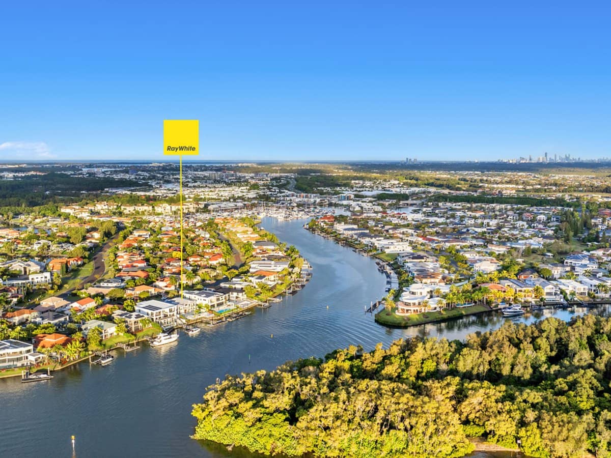 1675 Riverdale Drive, Hope Island - Thumbnail 14