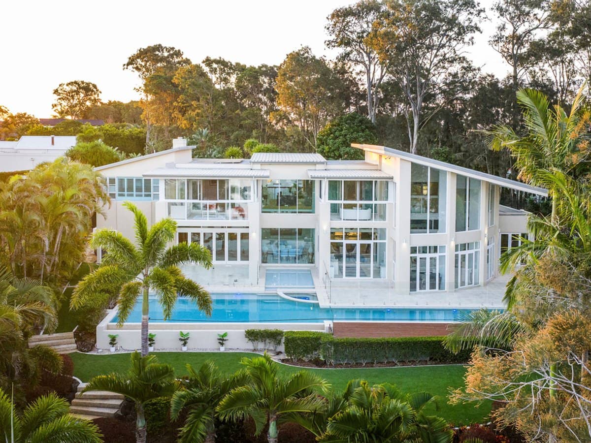 7020 Riverview Crescent, Sanctuary Cove - Thumbnail 1