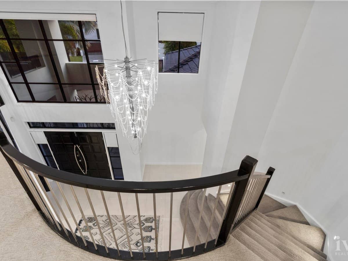 2015 The Circle, Sanctuary Cove - Thumbnail 11