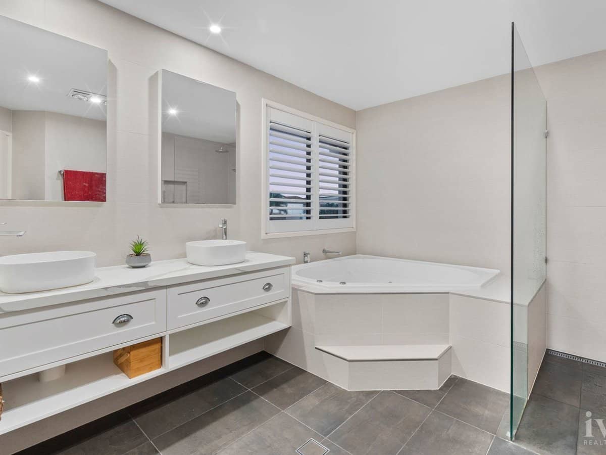 2015 The Circle, Sanctuary Cove - Thumbnail 13