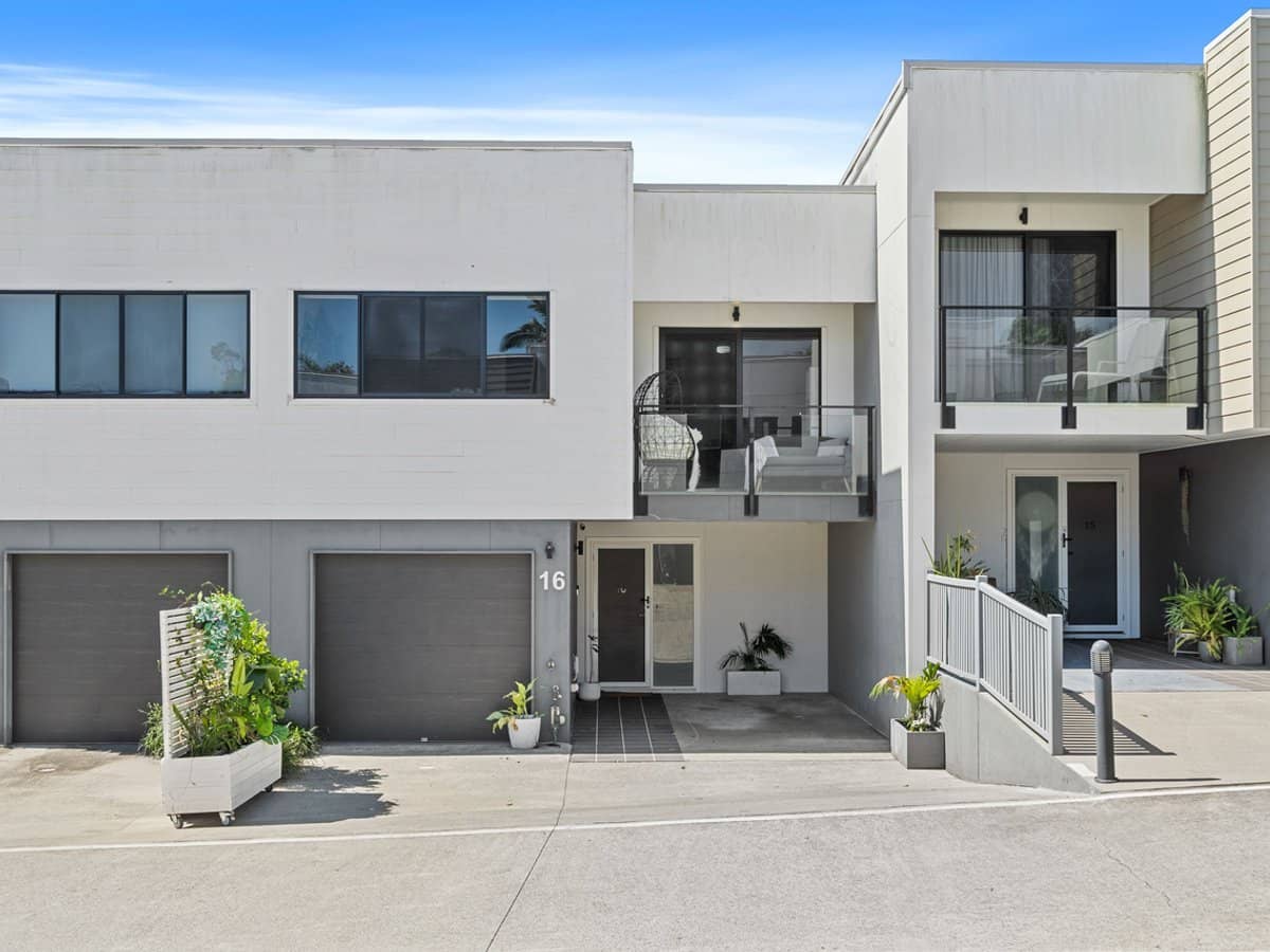 105-109 Barbaralla Drive, Springwood - Thumbnail 1