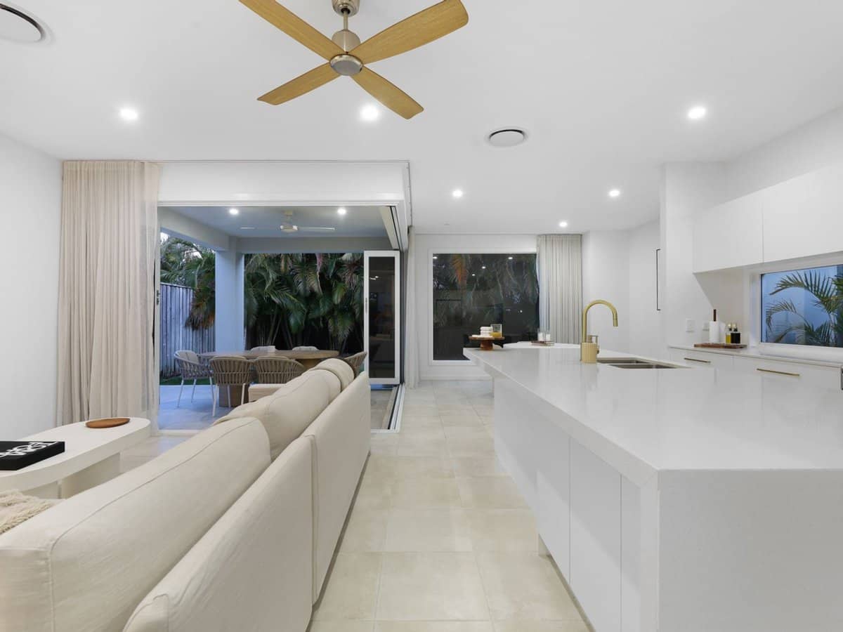 35 Keelson Crescent, Hope Island - Thumbnail 2