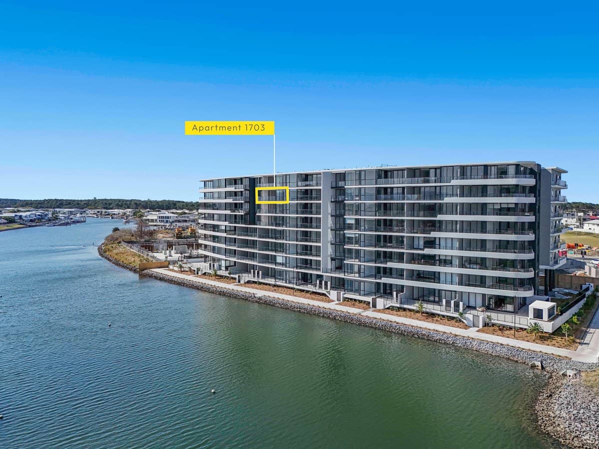 2-4 Athena Boulevard, Hope Island - Thumbnail 3