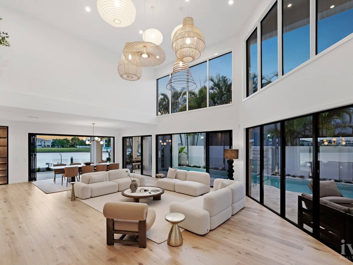 2062 The Circle, Sanctuary Cove - Thumbnail 1