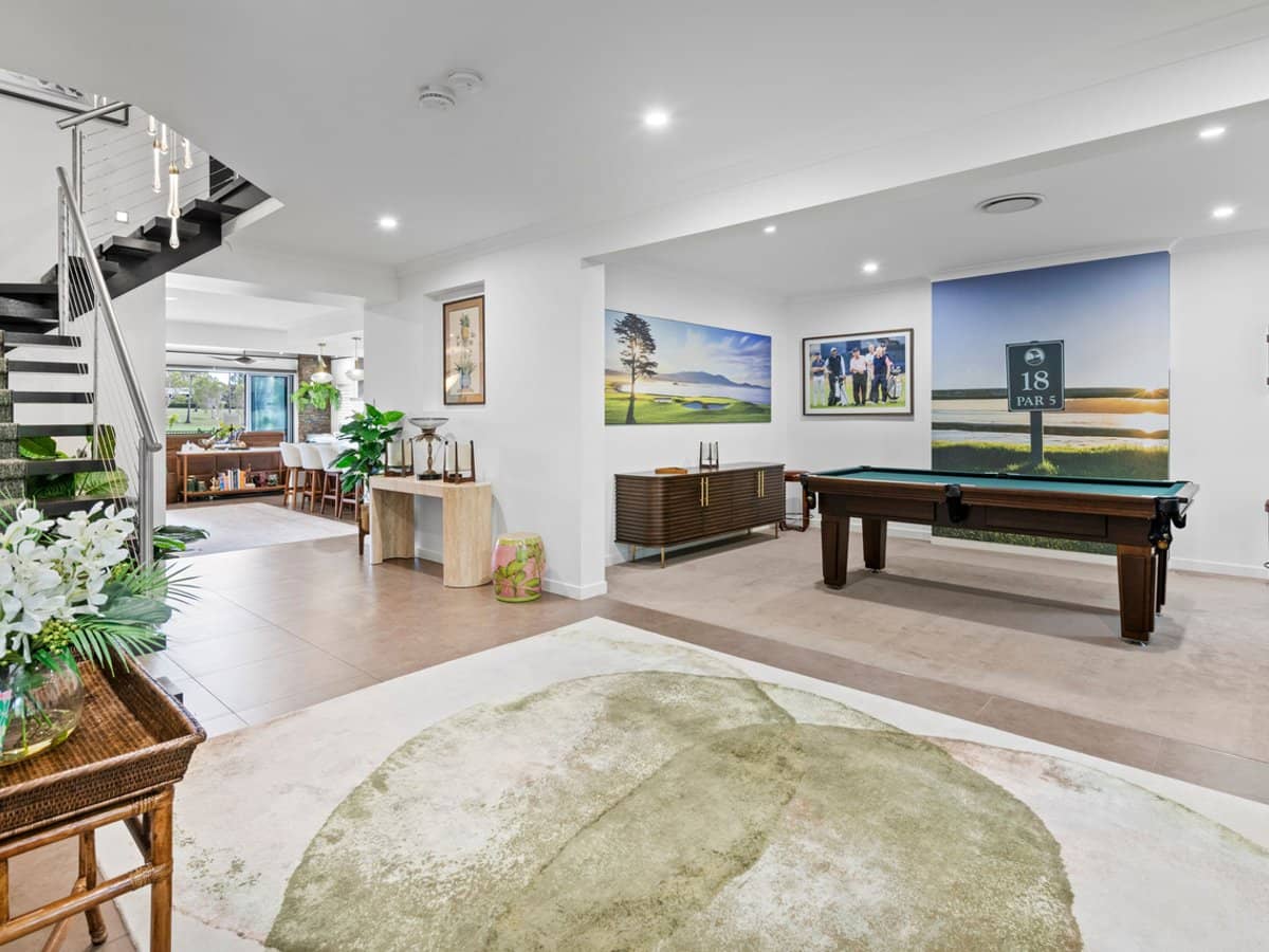 2279 Banksia Lakes Drive, Sanctuary Cove - Thumbnail 3