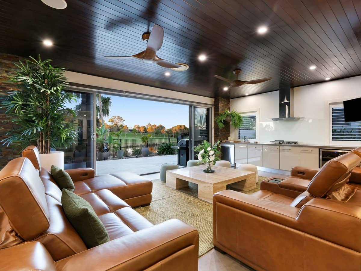 2279 Banksia Lakes Drive, Sanctuary Cove - Thumbnail 11