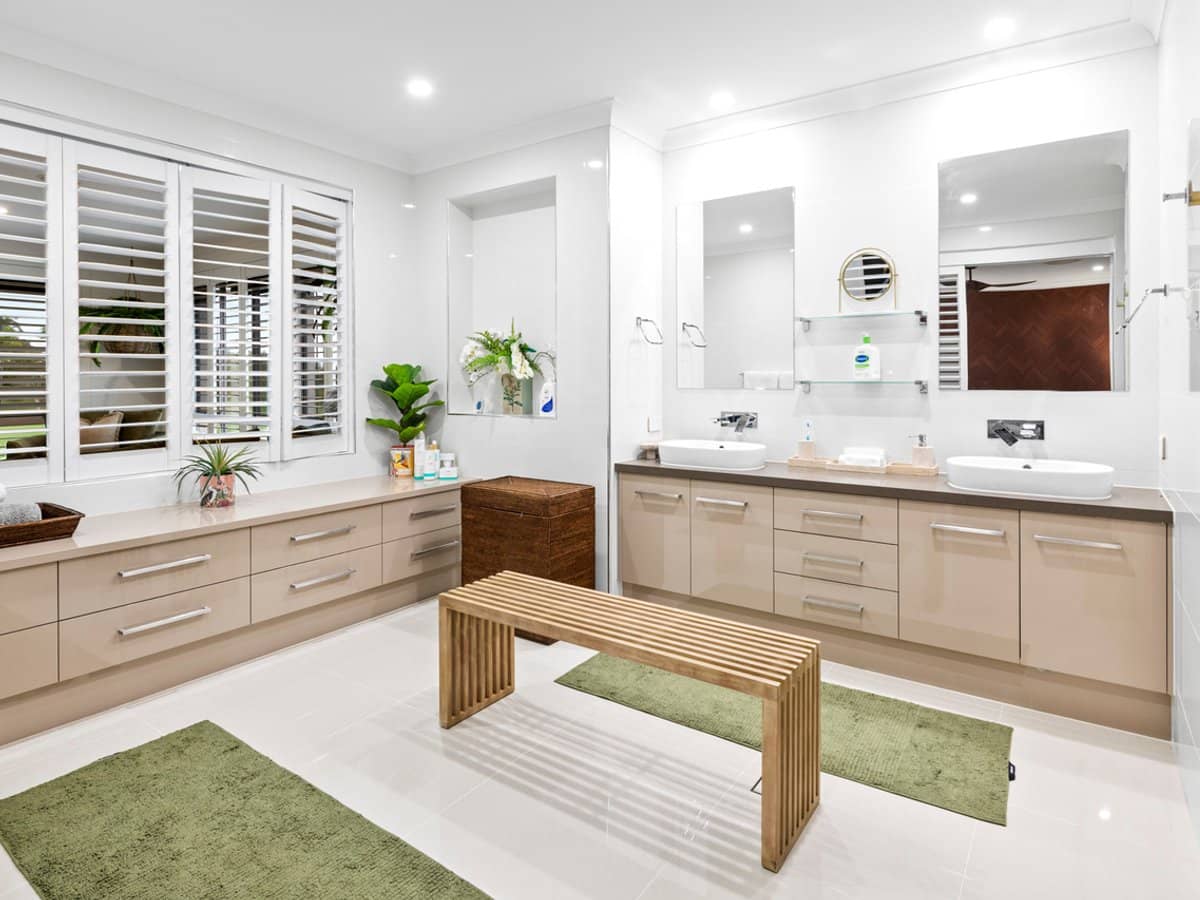 2279 Banksia Lakes Drive, Sanctuary Cove - Thumbnail 13