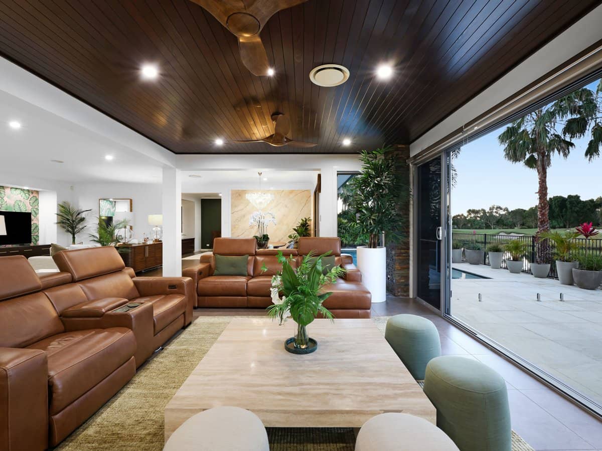 2279 Banksia Lakes Drive, Sanctuary Cove - Thumbnail 3