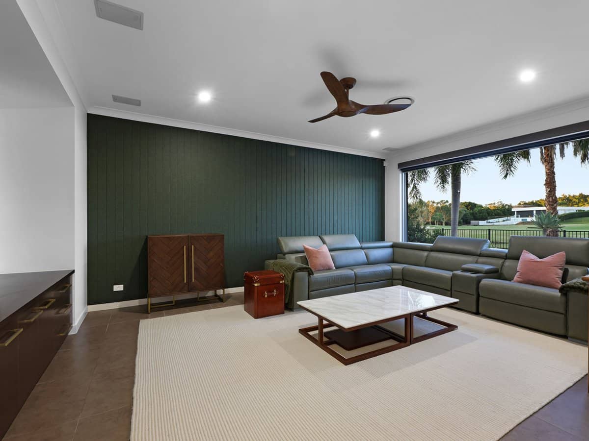 2279 Banksia Lakes Drive, Sanctuary Cove - Thumbnail 8