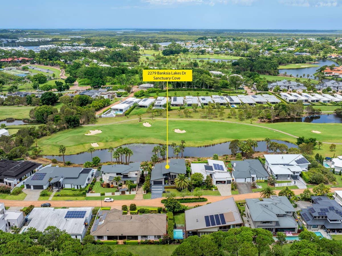 2279 Banksia Lakes Drive, Sanctuary Cove - Thumbnail 19