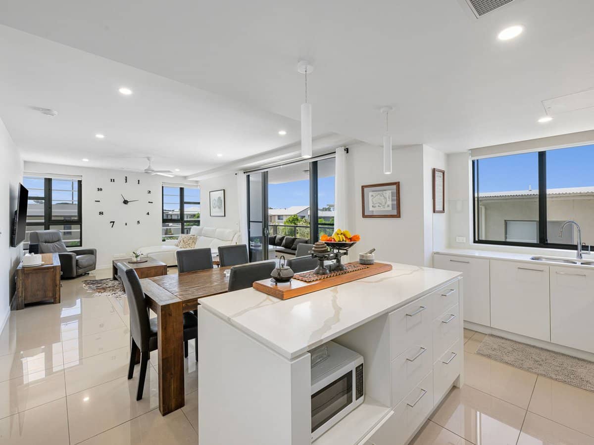 37 Sickle Avenue, Hope Island - Thumbnail 4