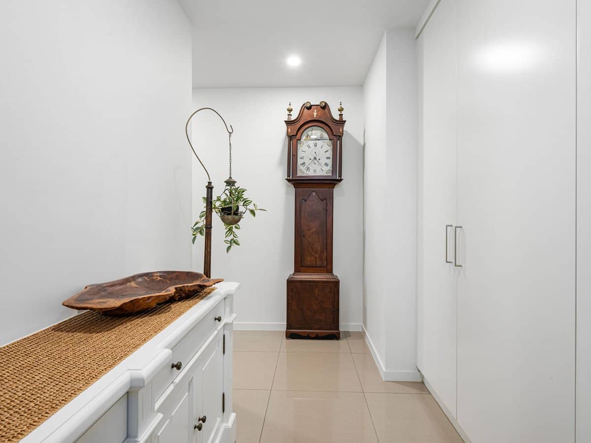 37 Sickle Avenue, Hope Island - Thumbnail 13