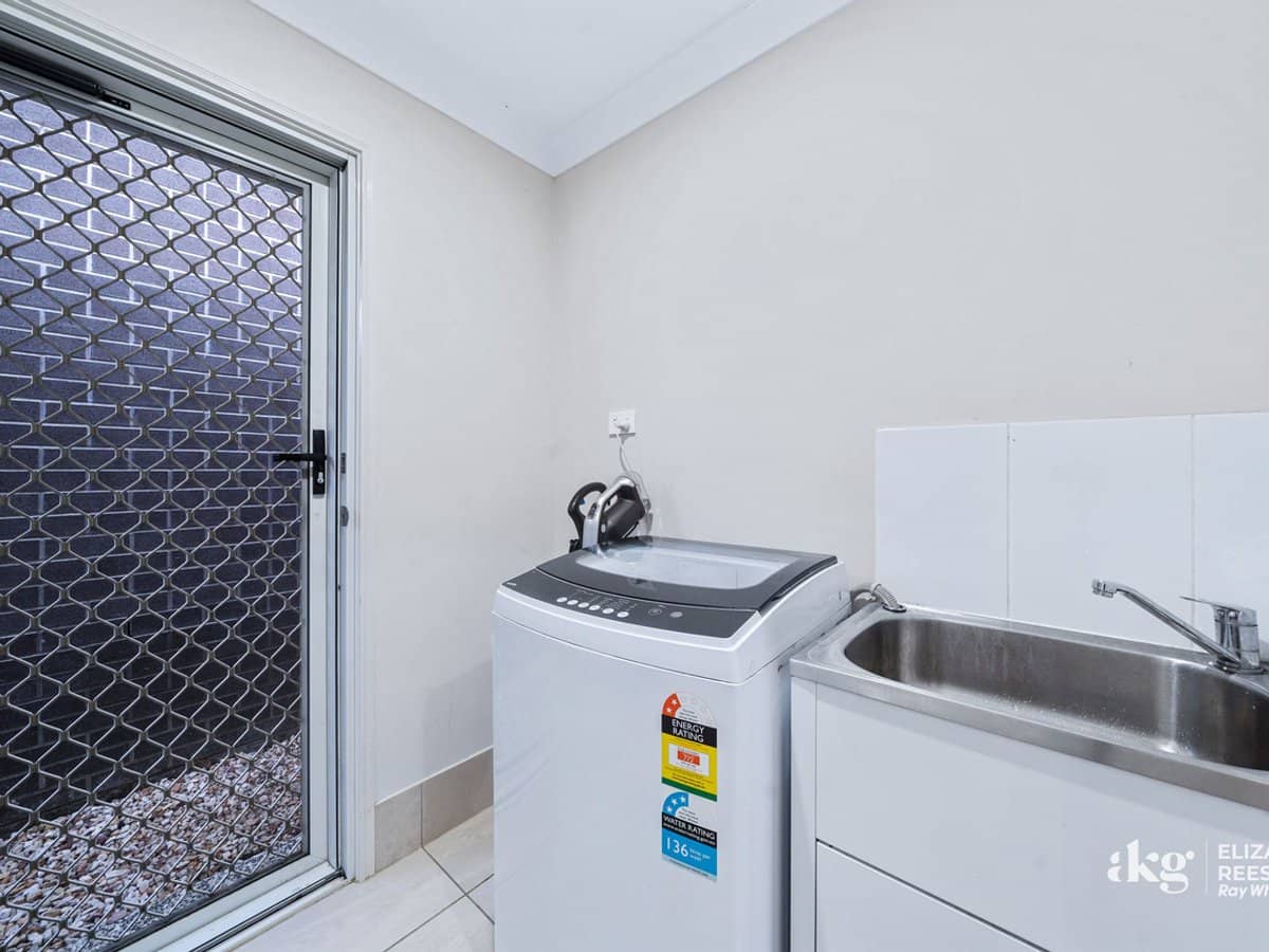 25 Jackson Place, Greenbank - Thumbnail 17