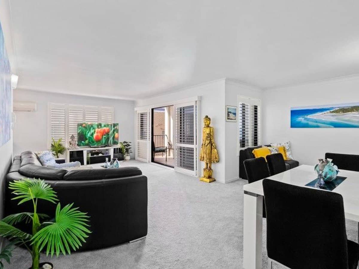 353 Golden Four Drive, TUGUN - Thumbnail 5