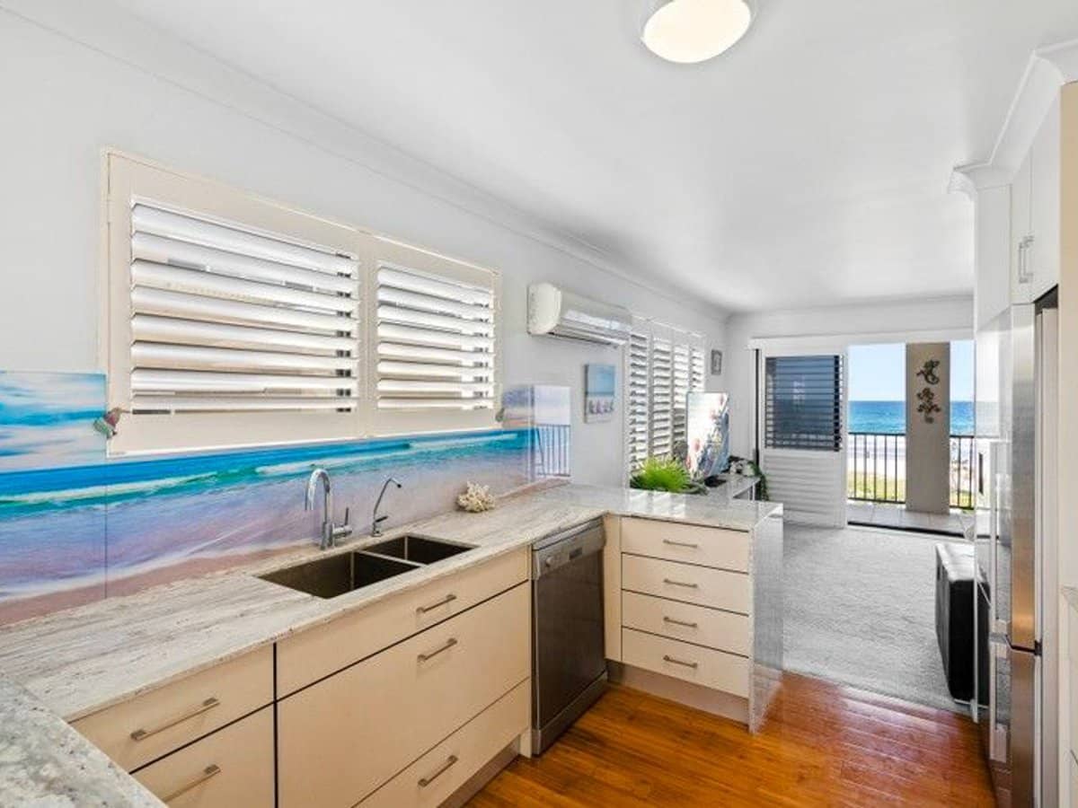 353 Golden Four Drive, TUGUN - Thumbnail 12