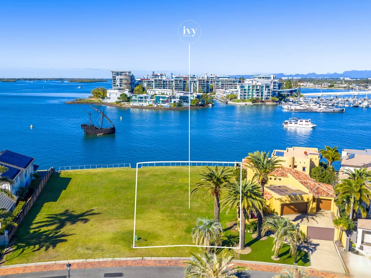 32 Brittanic Crescent, Sovereign Islands - Thumbnail 2