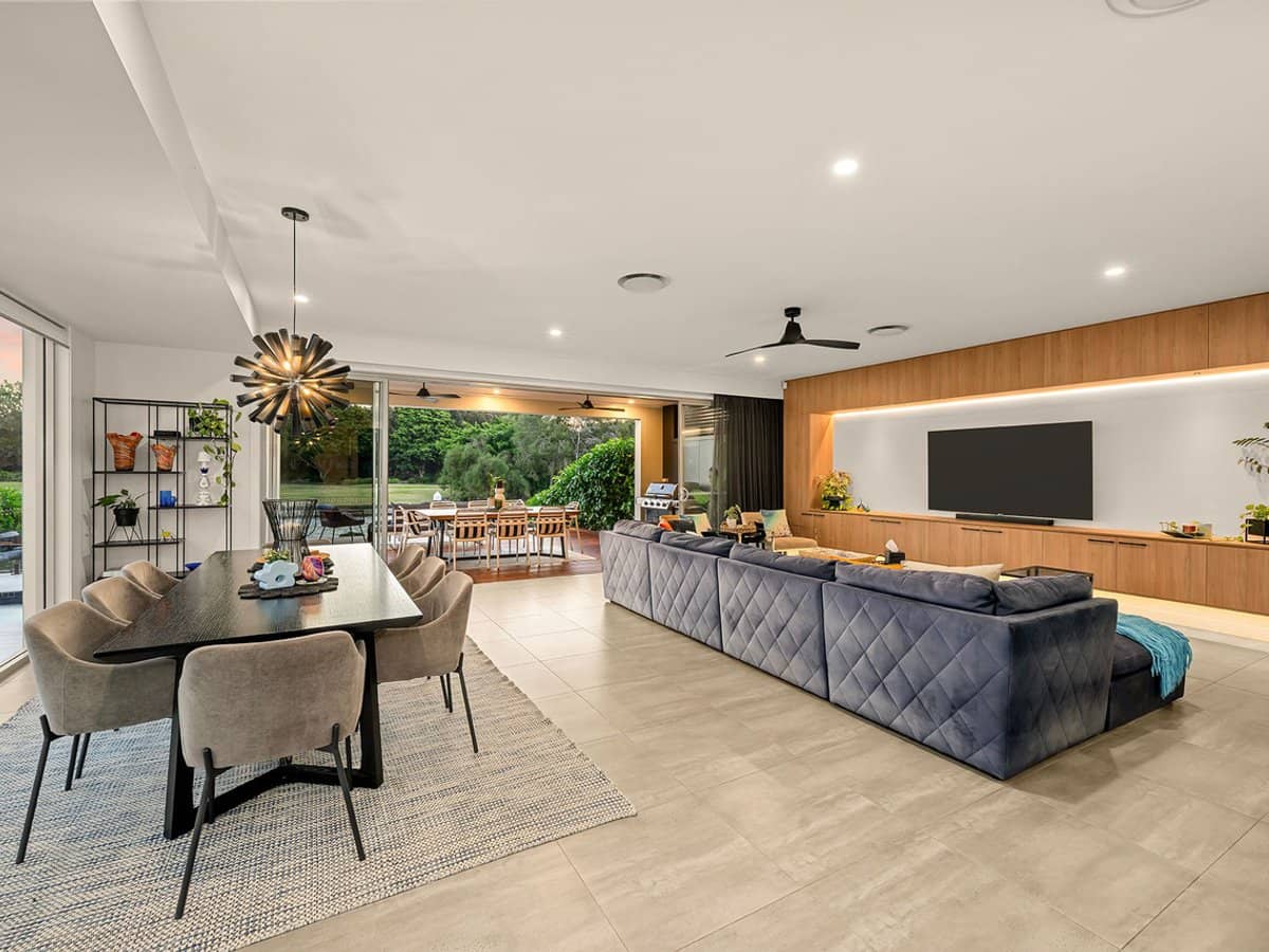 7621 Fairway Boulevard, Hope Island - Thumbnail 7