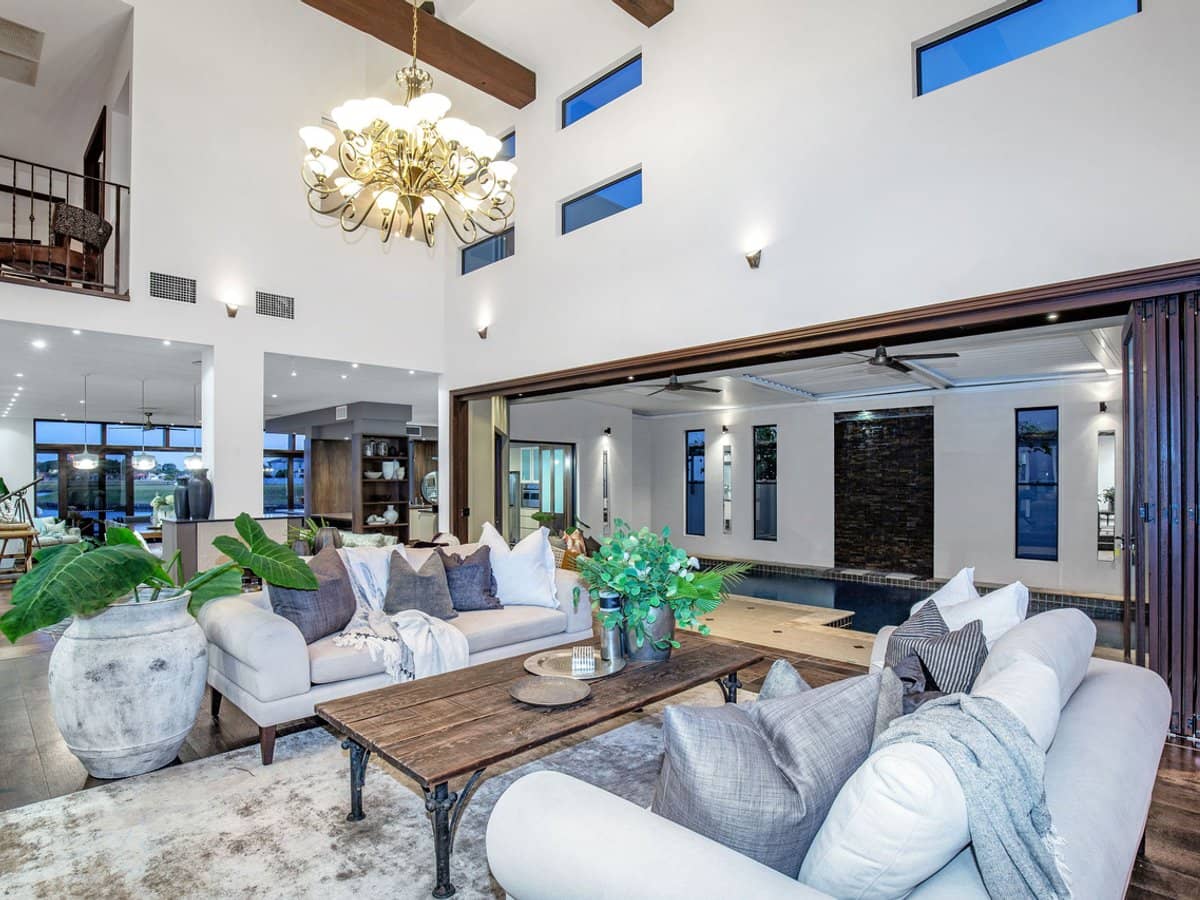 2056 The Circle, Sanctuary Cove - Thumbnail 2