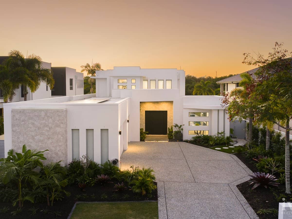 2342 Cressbrook Drive, Hope Island - Thumbnail 3