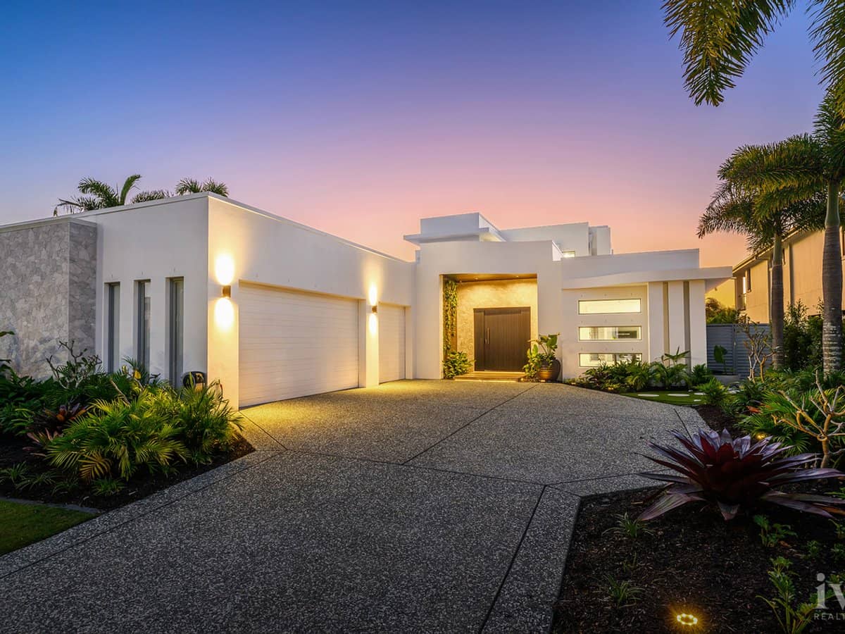 2342 Cressbrook Drive, Hope Island - Thumbnail 4