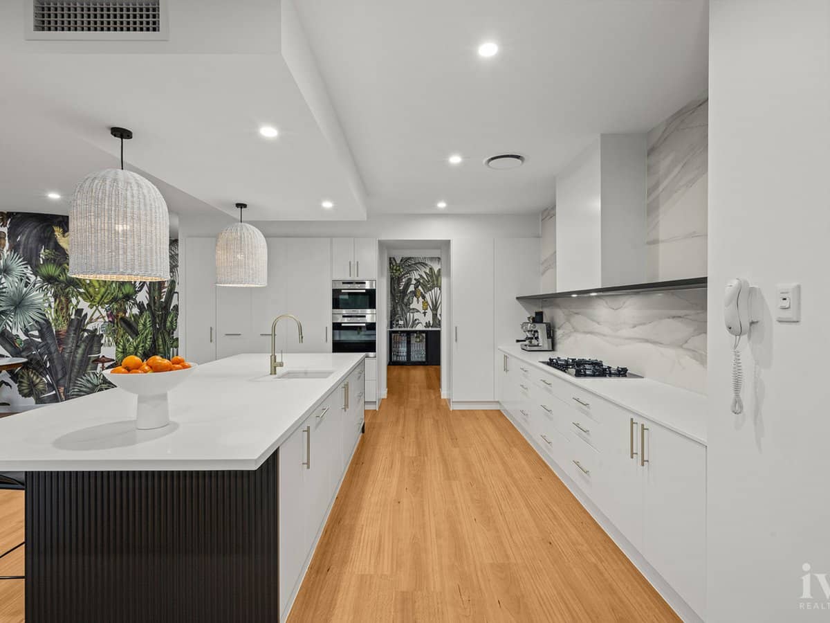 2342 Cressbrook Drive, Hope Island - Thumbnail 12