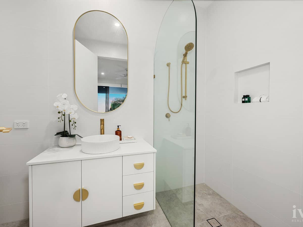 2342 Cressbrook Drive, Hope Island - Thumbnail 30