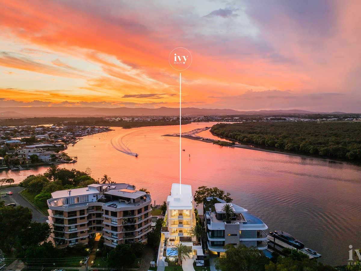 2/4 Paradise Parade, Paradise Point - Thumbnail 1