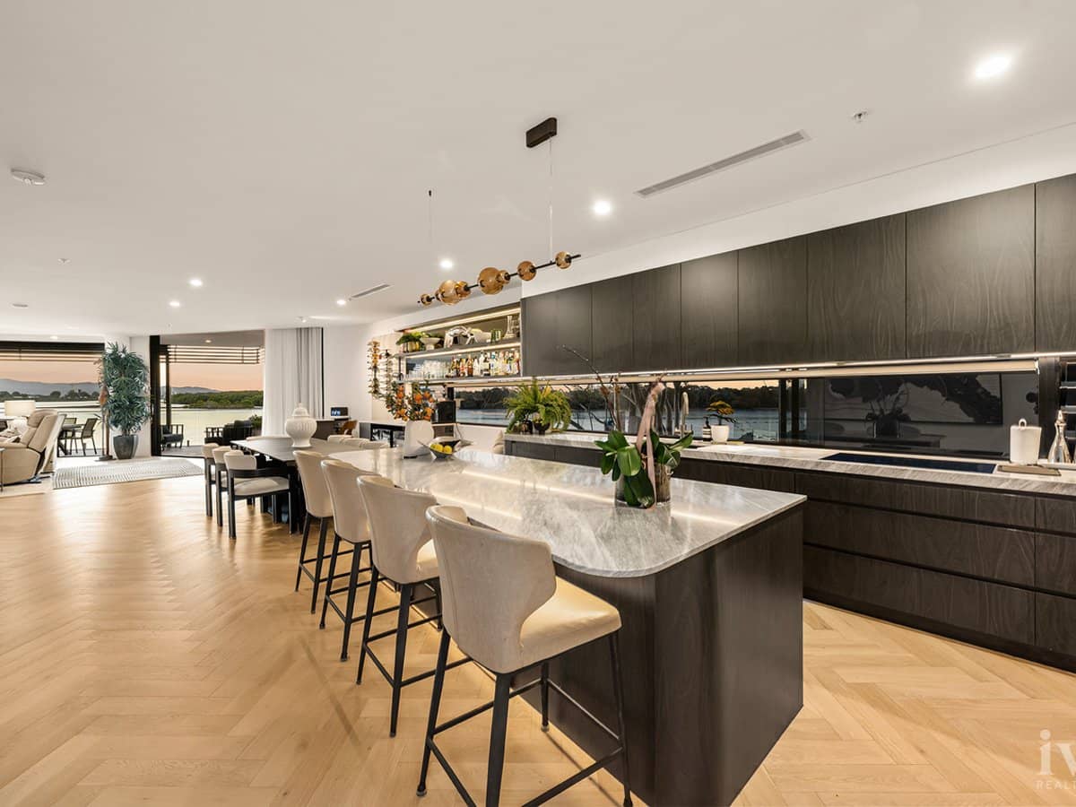 2/4 Paradise Parade, Paradise Point - Thumbnail 4