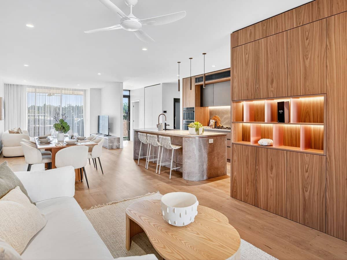 1 Grand Jabiru Way, Sanctuary Cove - Thumbnail 2