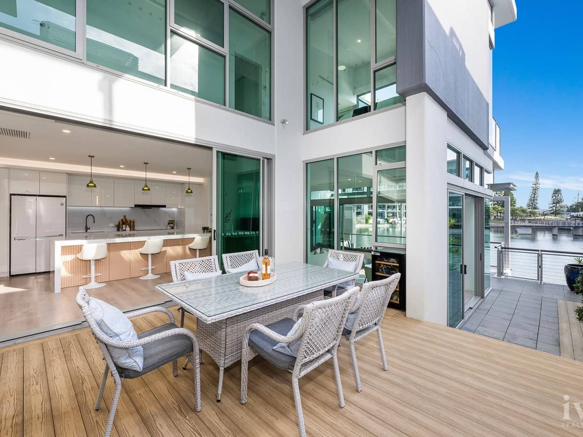 8103/2 Ephraim Island Parade, Paradise Point - Thumbnail 1