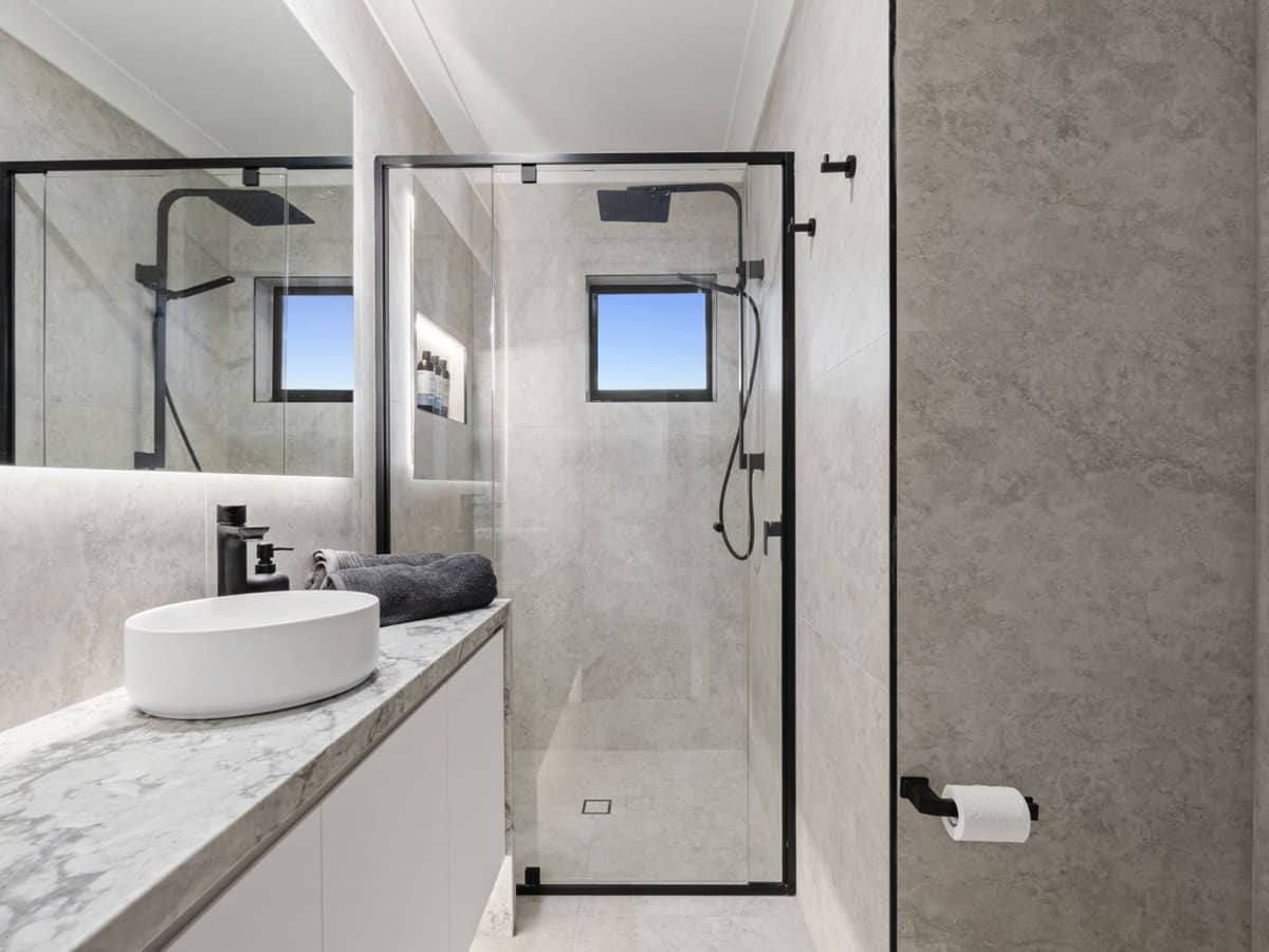 2566 Cressbrook Drive, Hope Island - Thumbnail 21