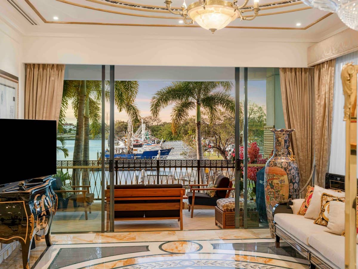 94 Seaworld Drive, Main Beach - Thumbnail 8