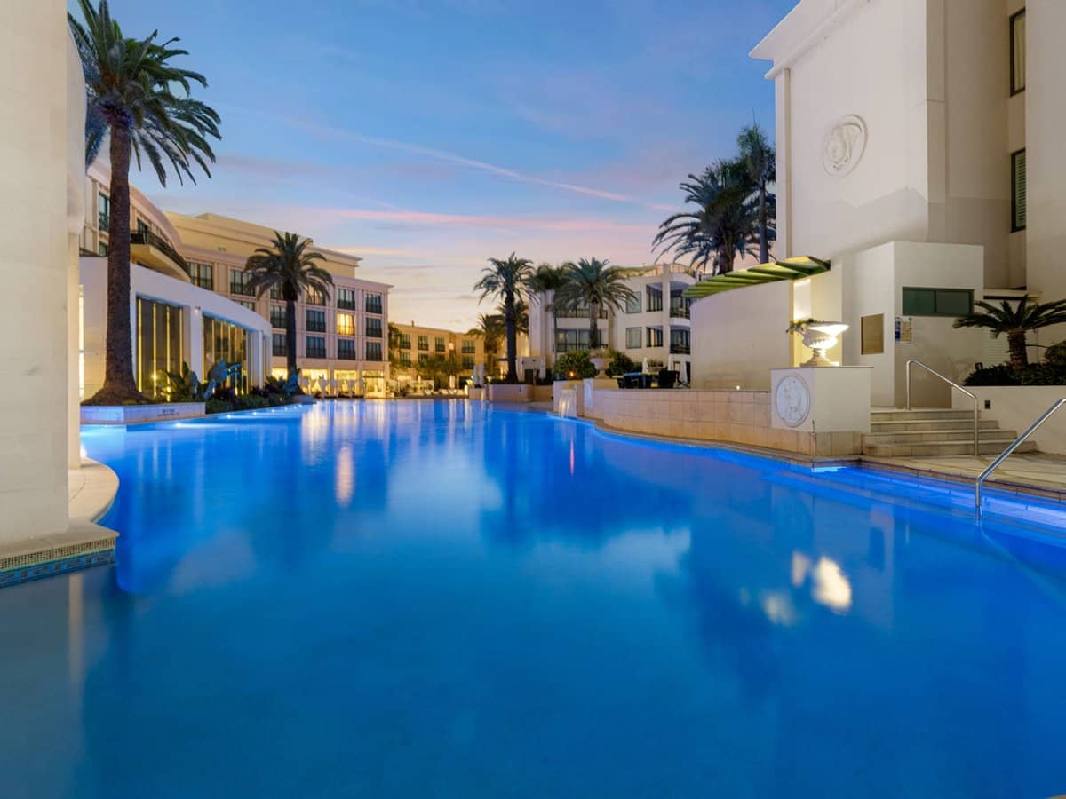 94 Seaworld Drive, Main Beach - Thumbnail 24