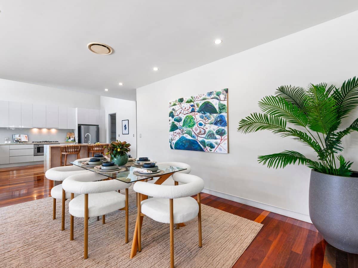 2272 Banksia Lakes Drive, Sanctuary Cove - Thumbnail 2