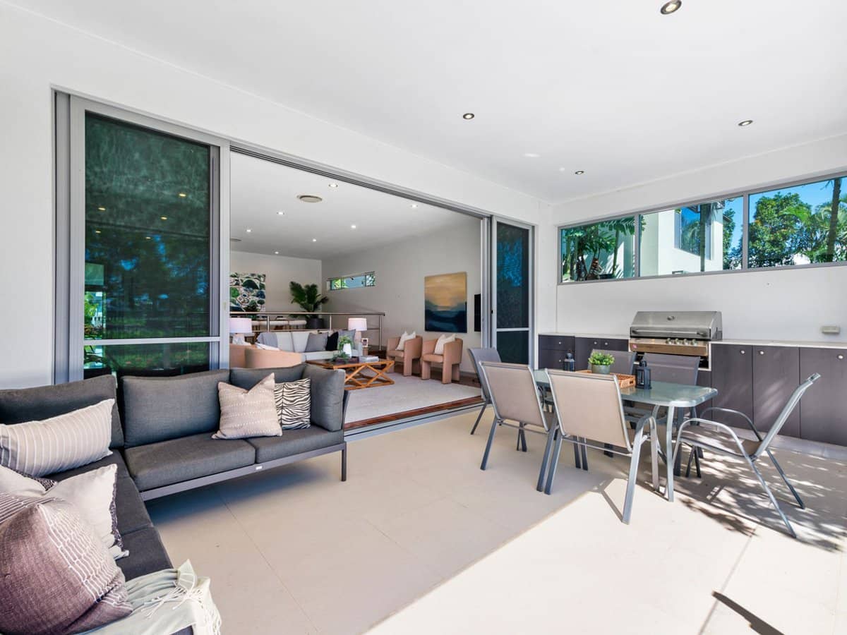 2272 Banksia Lakes Drive, Sanctuary Cove - Thumbnail 11