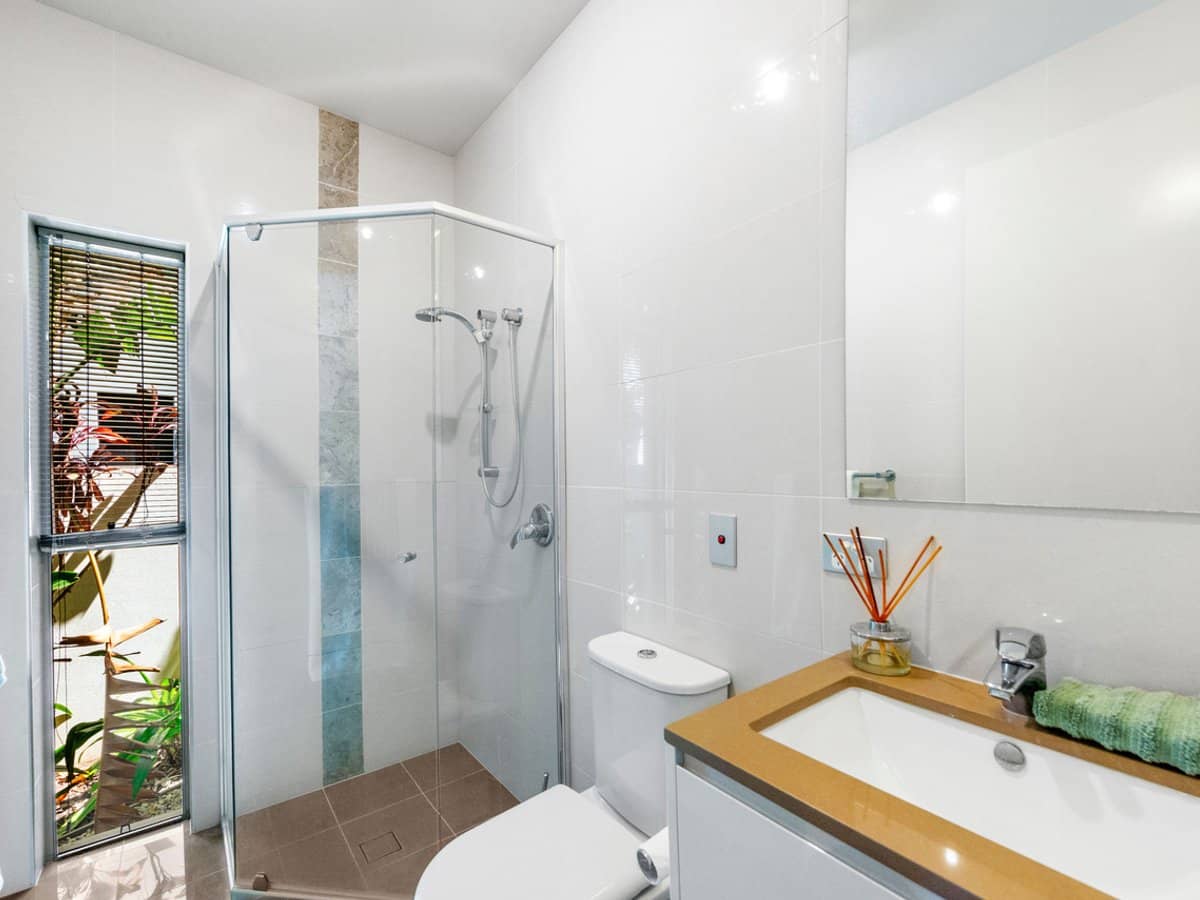 2272 Banksia Lakes Drive, Sanctuary Cove - Thumbnail 25