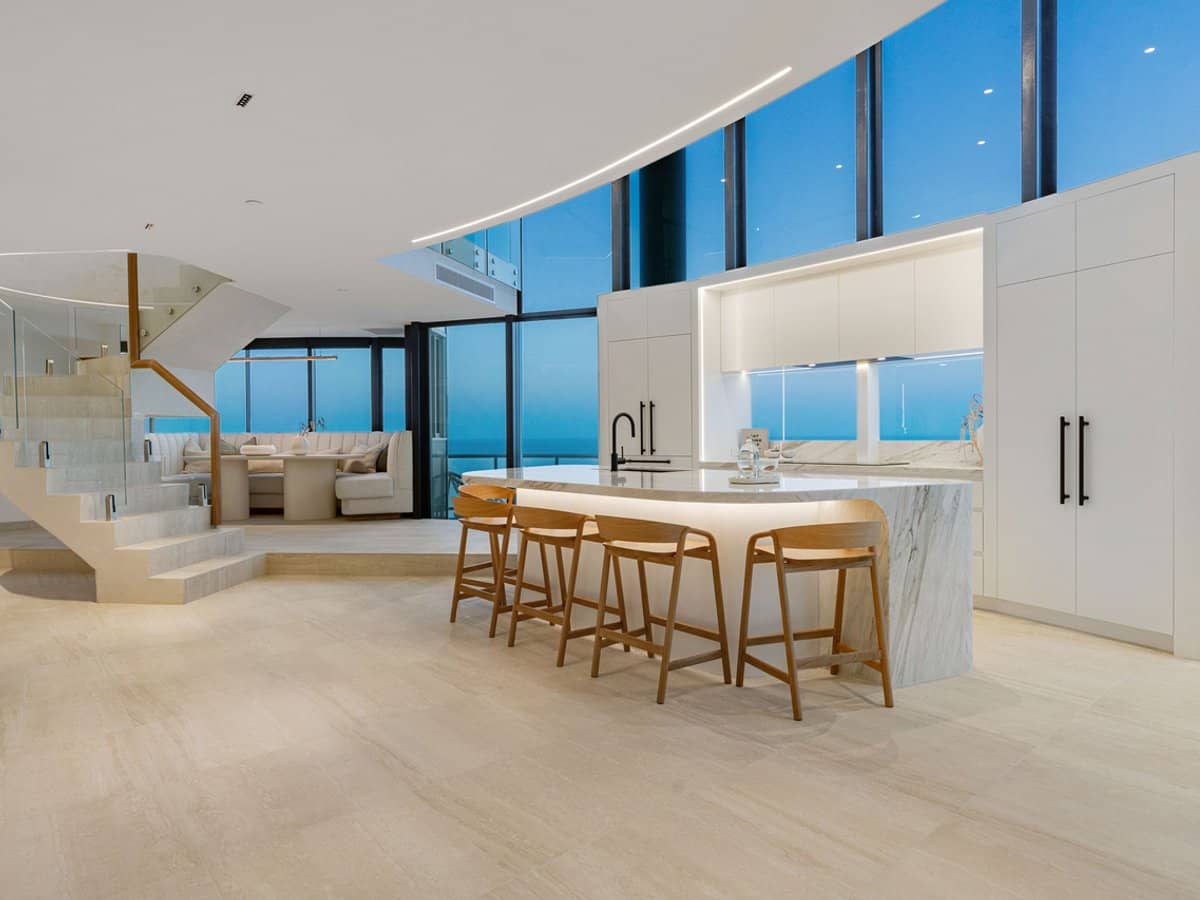 3482-3488 Main Beach Parade, Main Beach - Thumbnail 3