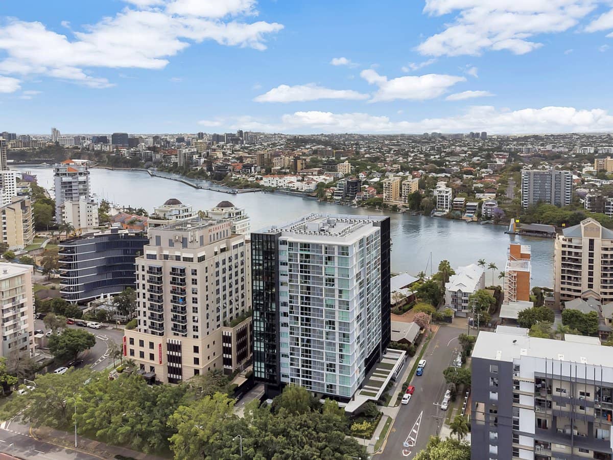 18 Thorn Street, Kangaroo Point - Thumbnail 1