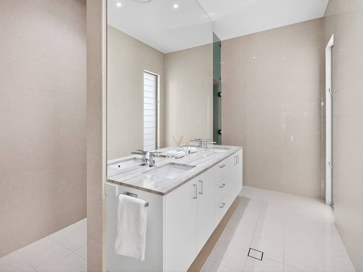 6078 Lugano Drive, Hope Island - Thumbnail 16