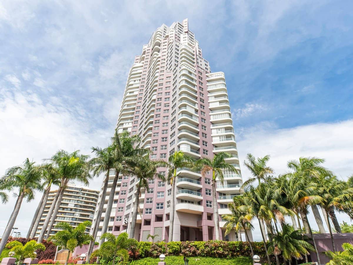 12 Commodore Drive, SURFERS PARADISE - Thumbnail 2