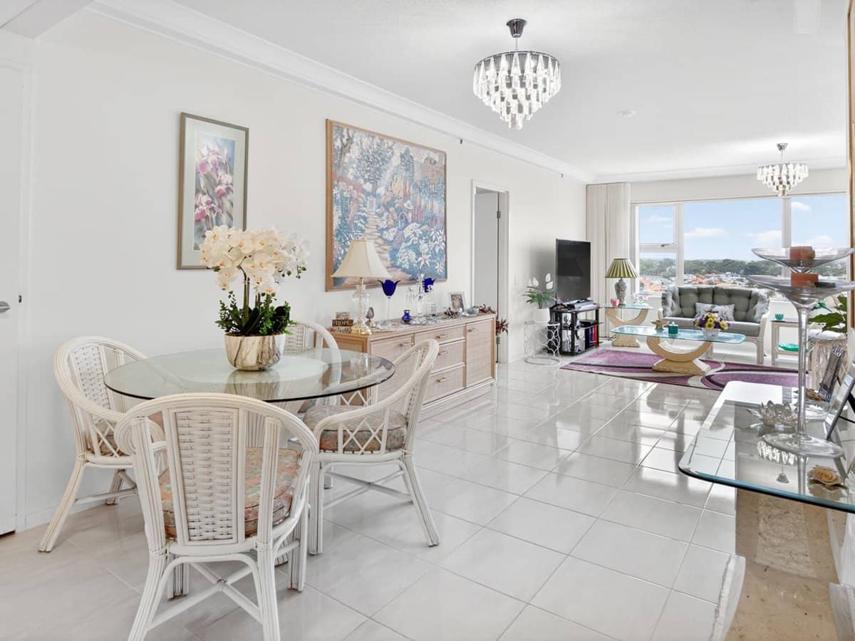 12 Commodore Drive, SURFERS PARADISE - Thumbnail 4