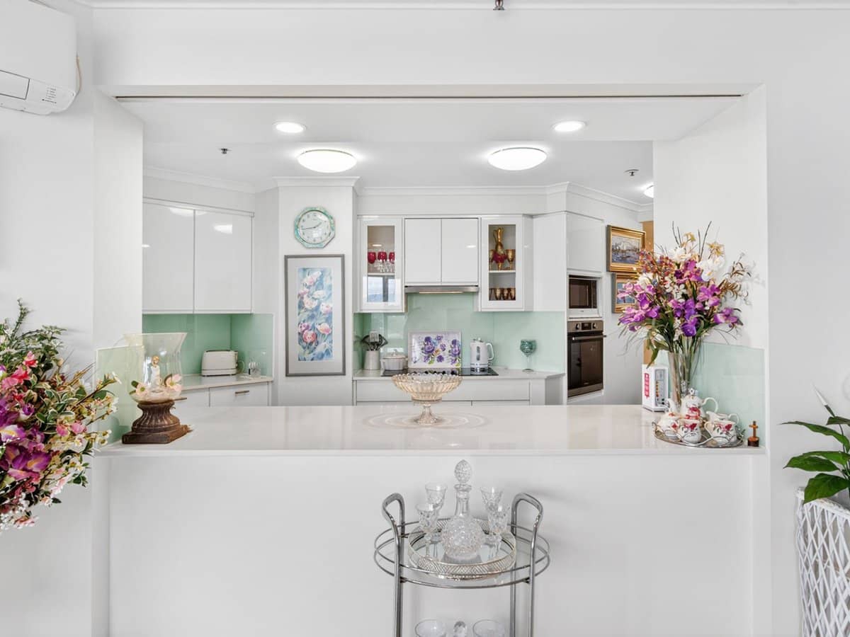 12 Commodore Drive, SURFERS PARADISE - Thumbnail 13