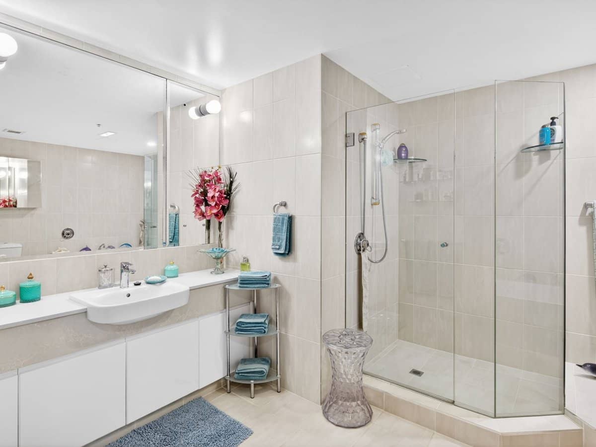 12 Commodore Drive, SURFERS PARADISE - Thumbnail 14